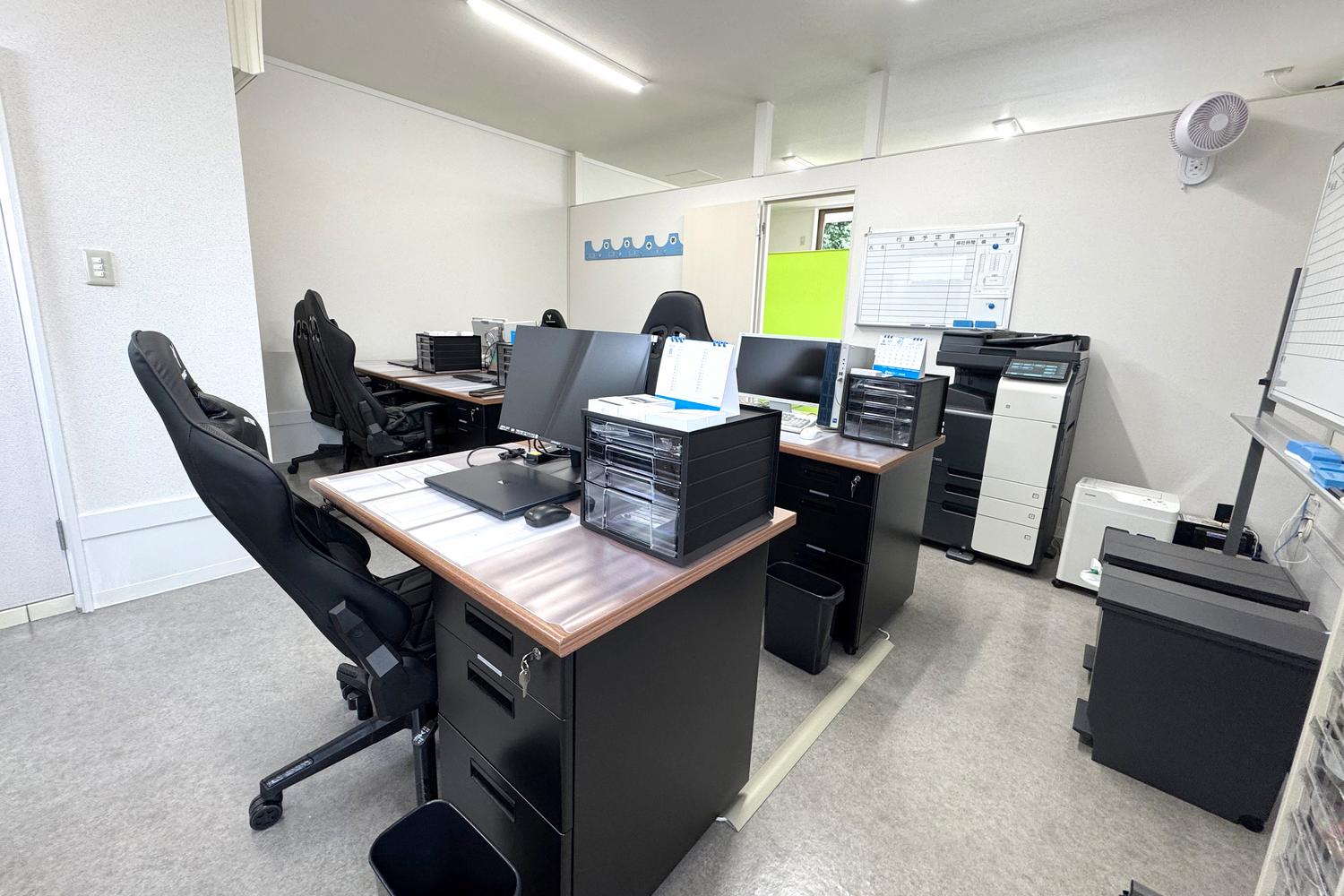吉田興業仙台営業所の事務社内画像